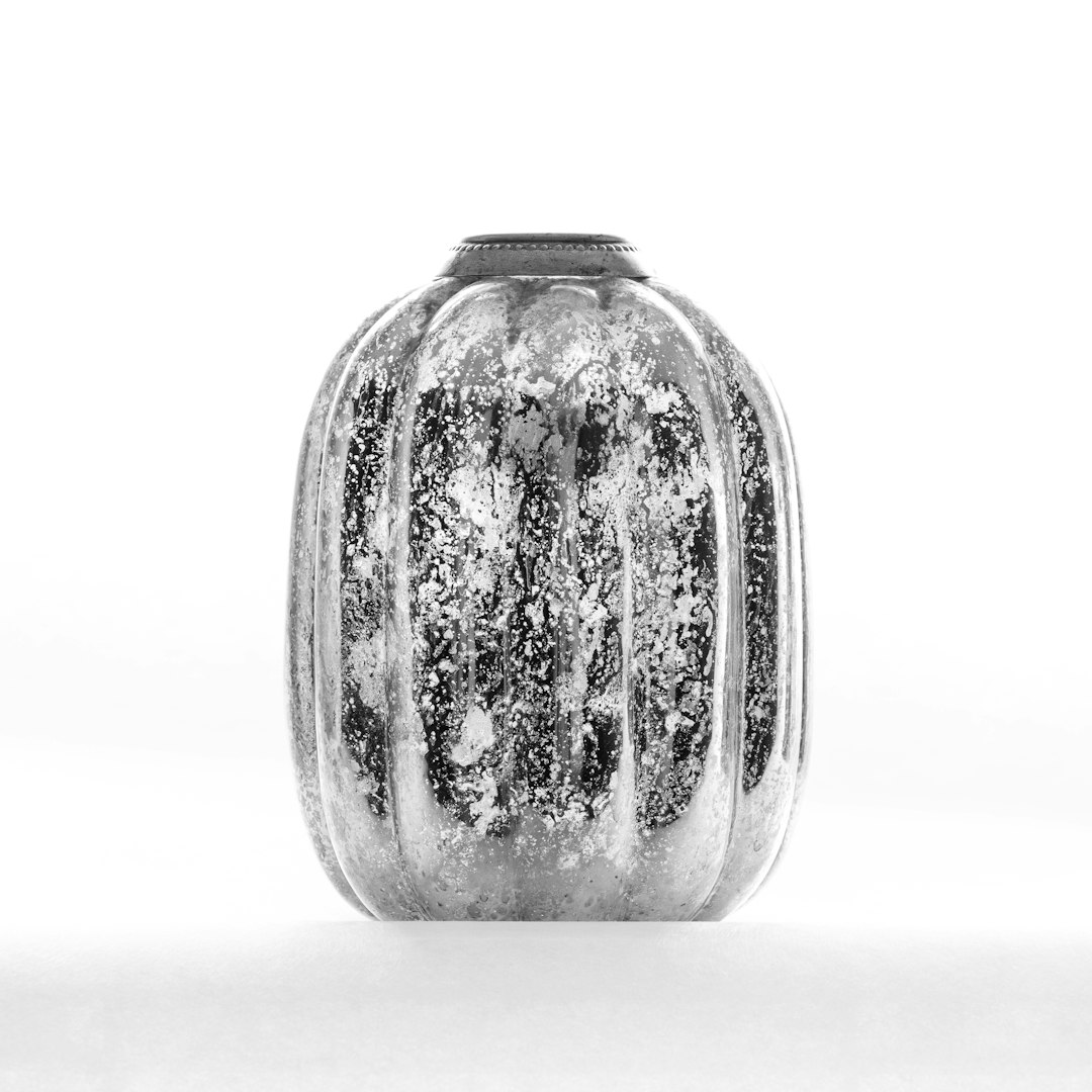 Vase en verre texturé reflets métalliques